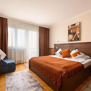 Szilfa Etterem Mariann Apartament Hajdúszoboszló